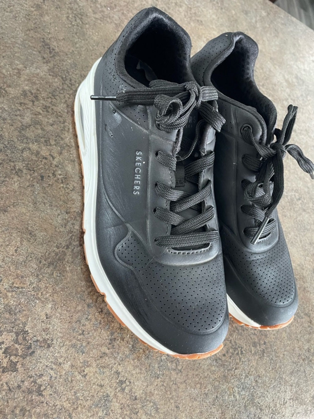 Skechers Woman’s Black Runners